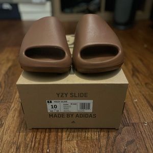 Yeezy slide flax